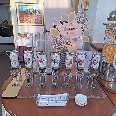 尹特那锡那里酒店