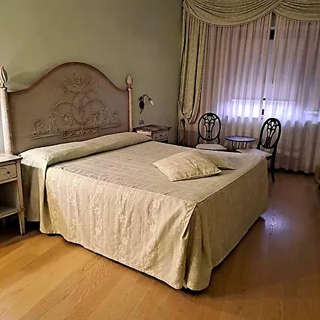 尹特那锡那里酒店 酒店